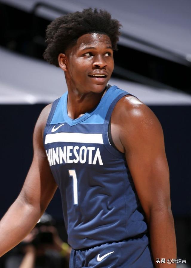 明尼苏达森林狼内部会议纪要流出：转会期复出首秀，意甲使命明确，团队化学反应显著(李凯尔与明尼苏达森林狼队完成签约)