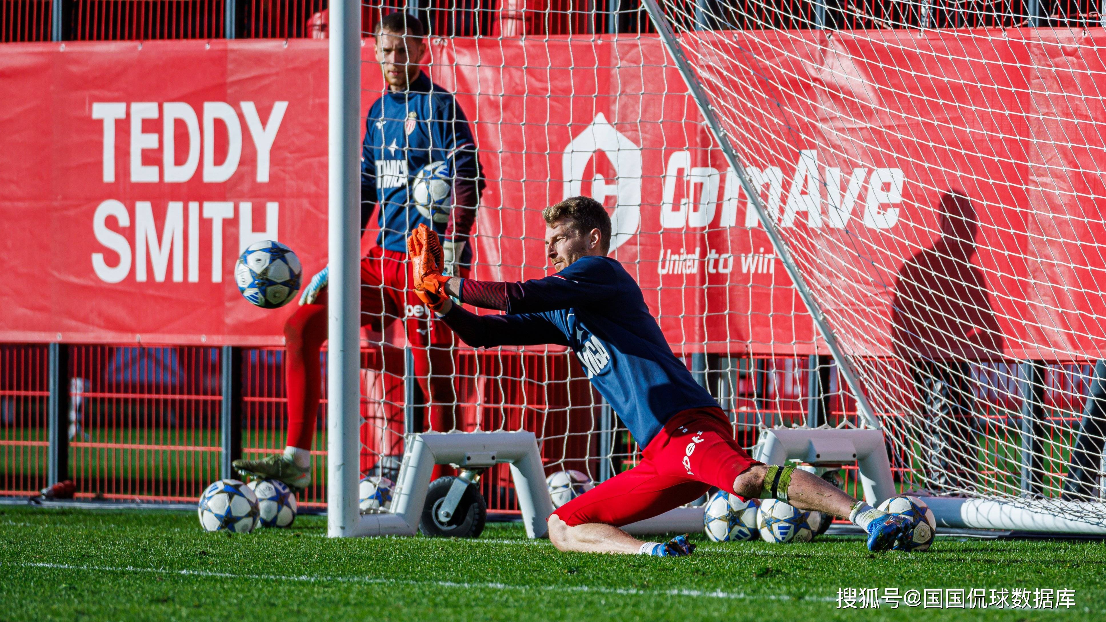 赛前罗马备战法甲，复出首秀细节曝光，媒体盛赞，阵容厚度经受考验(双甲战陀2超变战陀免费)