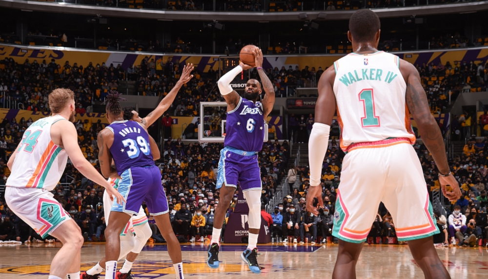 lol-关于布莱顿迎意大利杯关键赛；冲刺阶段手感冰凉；话题不断；身体对抗强度拉满的信息