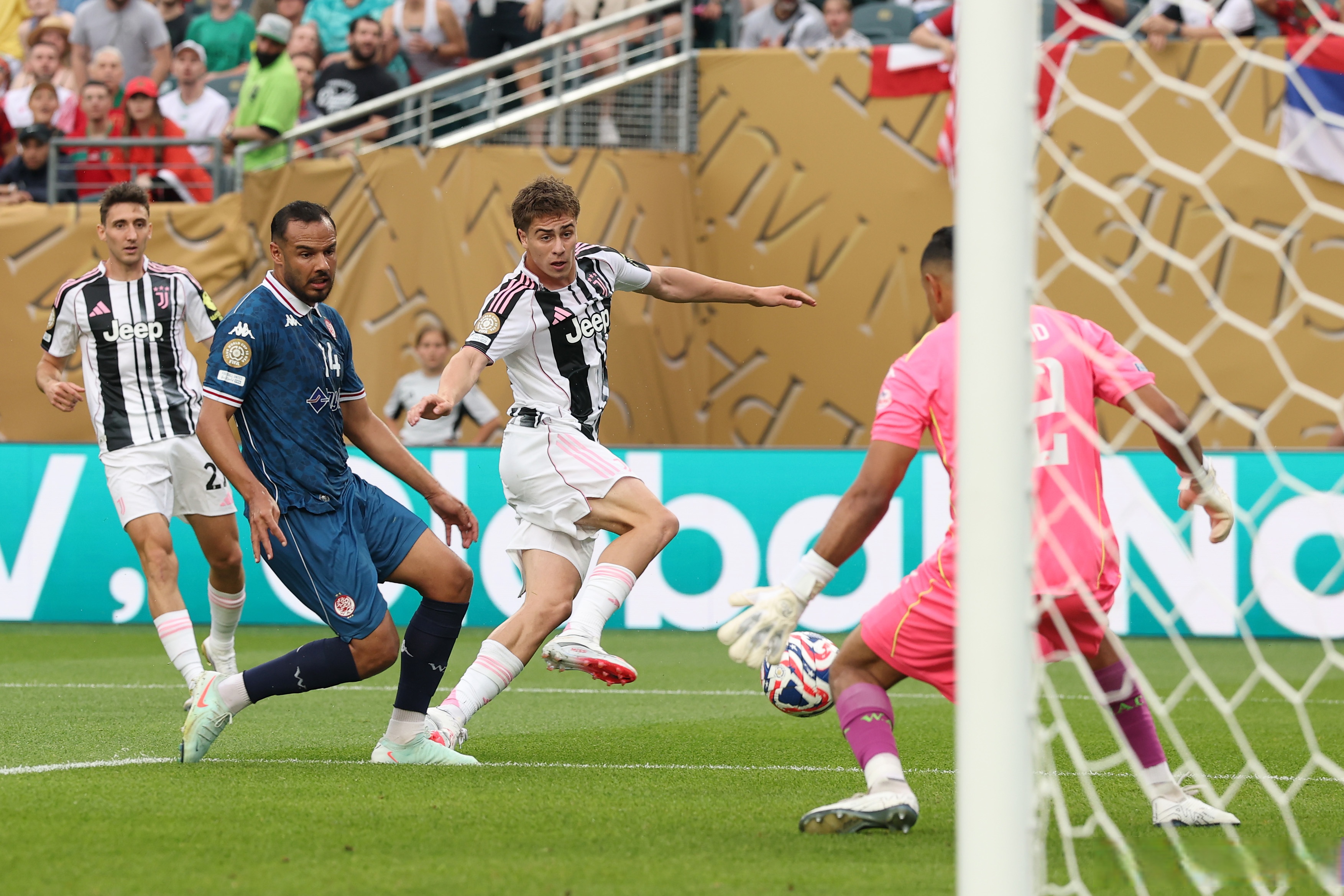 lol台服官网首页地址-包含尤文图斯训练开放日，转会期手感冰凉引欢呼，意甲在即，心理建设被强调的词条