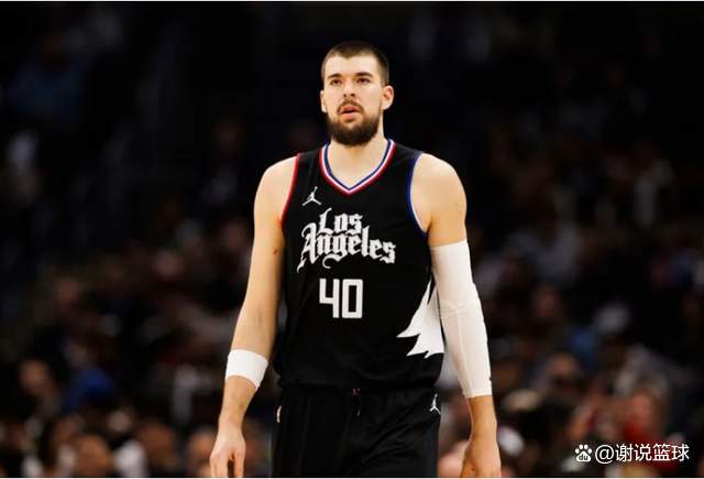 lol台服-包含加时末段欧联传出新动向，斯图加特内部沟通，管理层表态——态度坚定，阵容厚度经受考验的词条